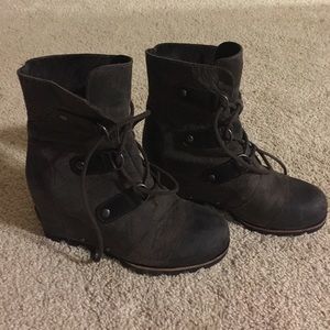 Sorel size 8 boots